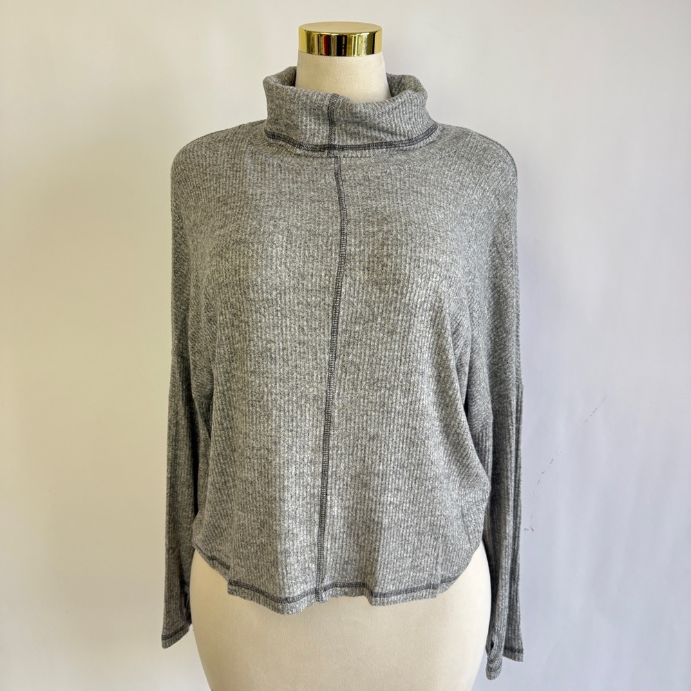 🌺 3/$25 Happy Days Gray Ribbed Turtleneck Dolman Sleeve Top